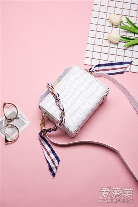 真皮包使用寿命长。