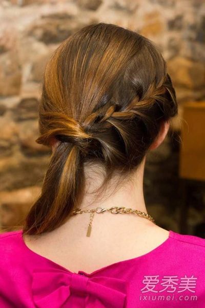 历史上最简单的马尾辫既时尚又漂亮。