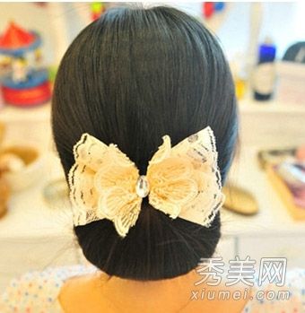 超简单的韩式发型课程有一种安静的气质。