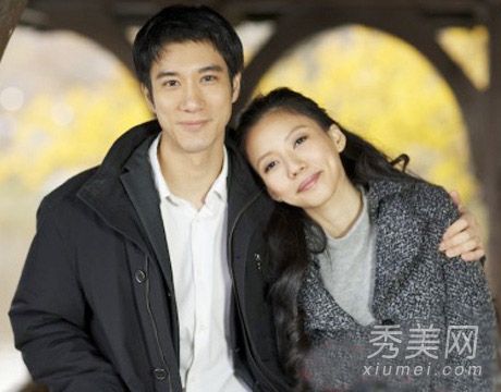 王力宏的第一个爆炸女友被集体拍照