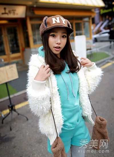 今冬流行新款式外套的清新搭配方法