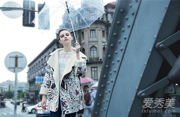 在线温暖的大咖啡馆，羊毛驱寒