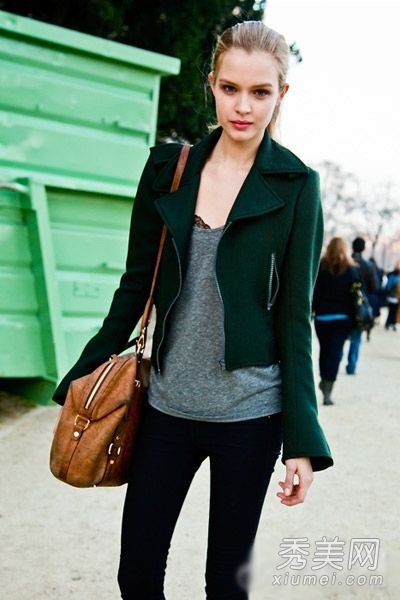 春天的衣服喜欢短外套，短上衣，长屁股和好身材