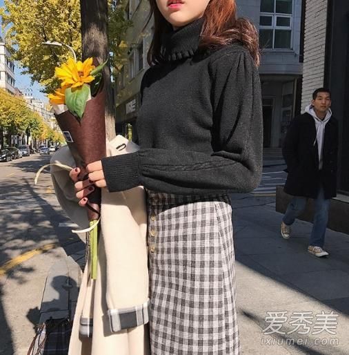 今年冬天很冷。乌龟脖子应该很快戴上它。