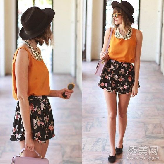 短裙和短裤是最酷的。戴帽子会让你看起来更像外国人。