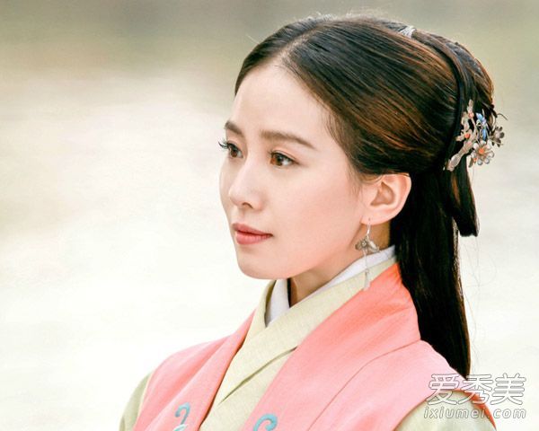 手工表扬!《明妃传》刘师师的古装和发型都很美