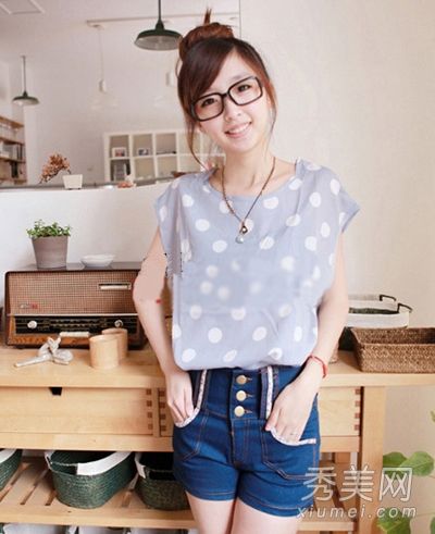 夏季美丽的头发图片，创造清新的气质