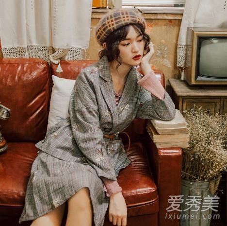 我不想担心模特。我想打扮一下,和我的模特出去。