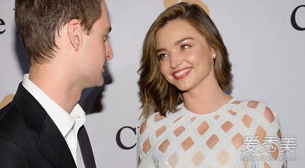 女神克洛伊也把她的头发剪短了!吊球头+s型刘海超减龄