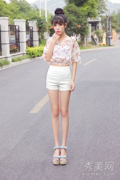短娃娃衬衫+高腰短裤