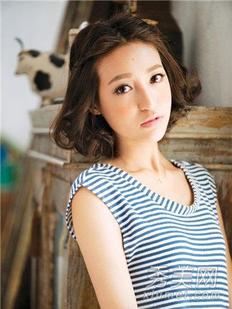 在毛利女孩部,美发教程是时尚的,甜蜜的,令人耳目一新。