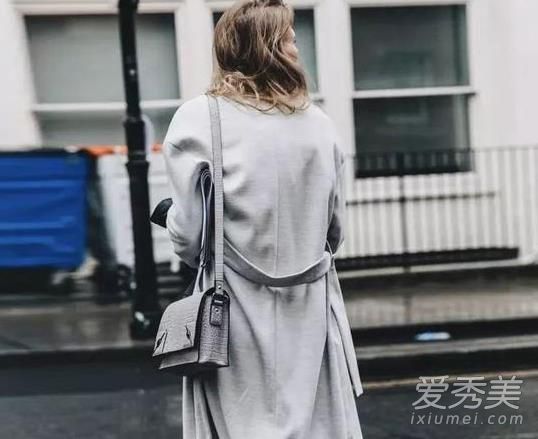 如何搭配最简单的[五十种灰色]最好？