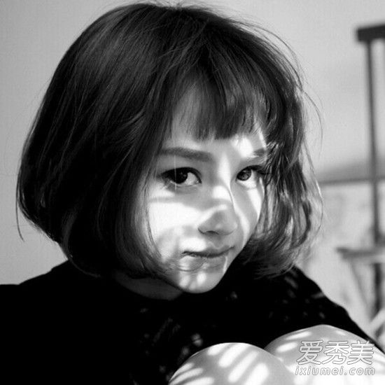 天气又冷又热。十四种中短发让你享受秋天。