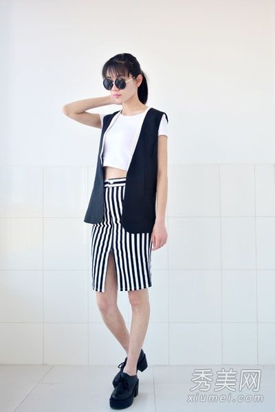 梨形带条纹波浪点裹臀裙，打造更苗条的下半身