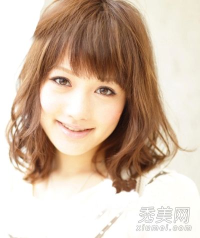 荷叶头梨花头半长不短中长发式秋装大红