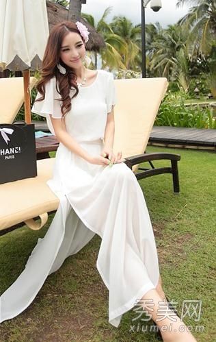 最新款式的长裙是打造女神气质的必备之物。