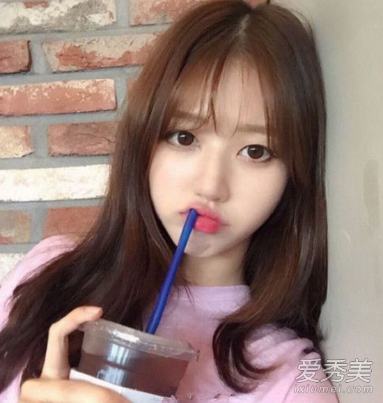 女孩不能留刘海吗?你用12个漂亮的刘海逗我开心。我们走吧!