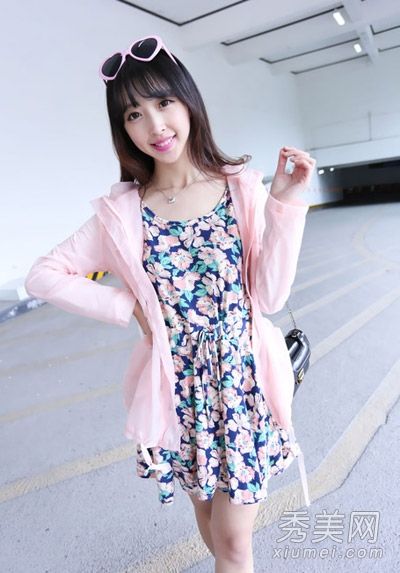 春夏最流行的漂亮裙子推荐印花连衣裙浪漫。