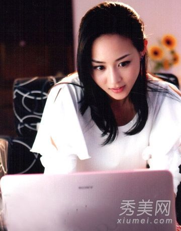 最美的时光张钧甯的长发展现时尚的OL风格