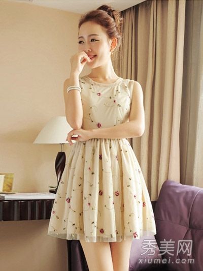 热卖推荐高腰连衣裙秀挺腰身小女人味