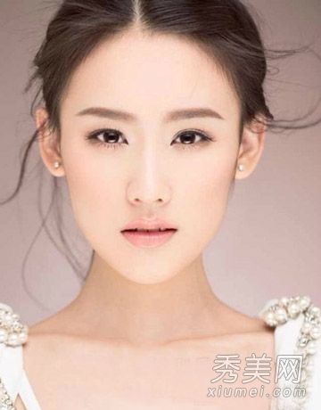 北影女神的纯私人照片暴露了长发和清新的气质