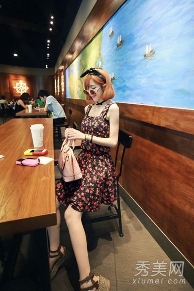 甜美无忧的凉鞋套装是最漂亮的。