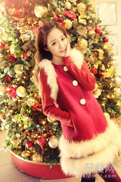 羊毛大衣搭配紧身衣看起来又高又瘦又时髦。