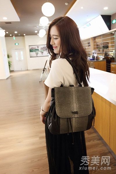 五一旅游必须混合搭配背包和休闲风格