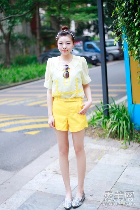 夏季流行的黄色单品带来阳光和好心情。