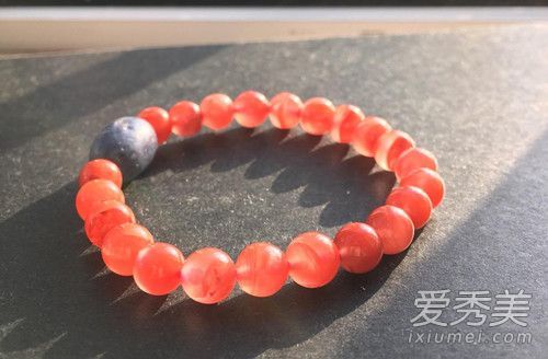 南红玛瑙不适合任何人佩戴。