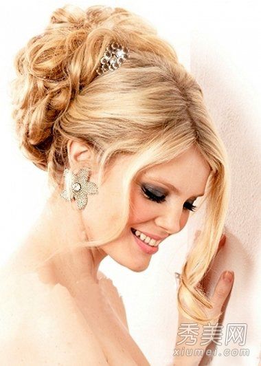 这个季节最热门的欧美新娘发型图片寻找你的灵感