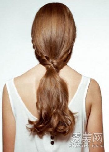 创造性的低马尾绑法是最浪漫的一种