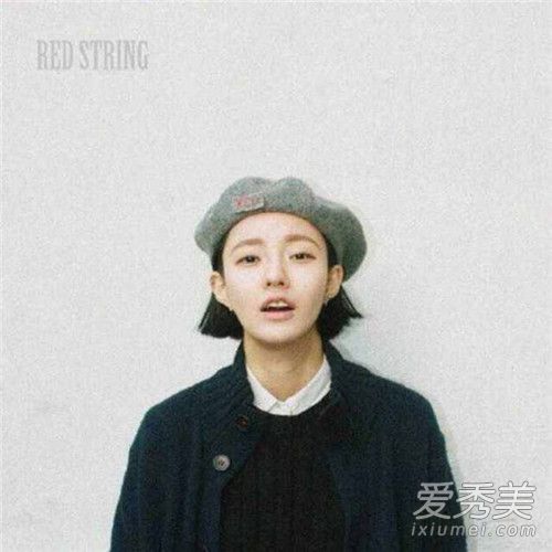 冬天戴什么颜色的帽子搭配凹脚好看