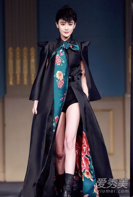 “明星”张馨短发+花棉袄换成杀马特男孩