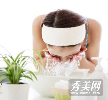 保持皮肤湿润和细腻的六种方法