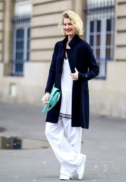 夏季鞋推荐运动鞋混合搭配休闲风格。