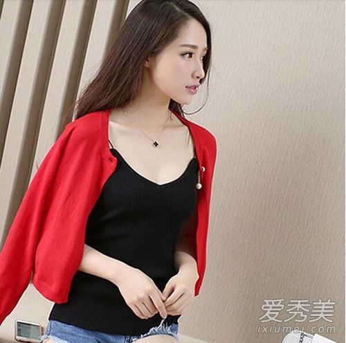 梵克雅宝四叶草项链的材料是什么，多少钱