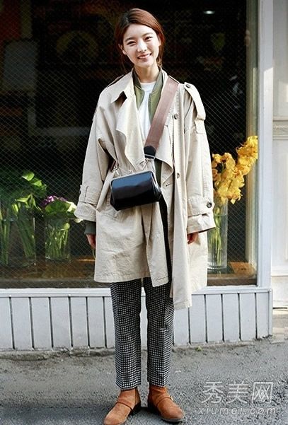 为了改变季节，建议把包换成新的夏季漂亮包。