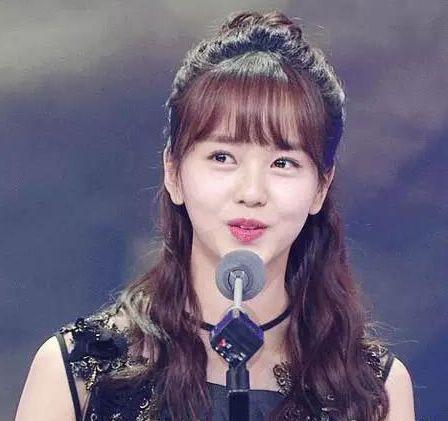 不要匆忙剪头发!向韩国女演员学习2015年最漂亮的发带