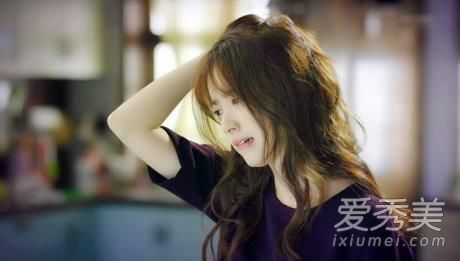 当你在秋天和冬天吹气时,你脸上有什么刺痛的感觉?