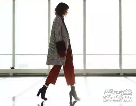 这件外套配宽裤腿的裤子好看吗？冬衣长裤搭配图片