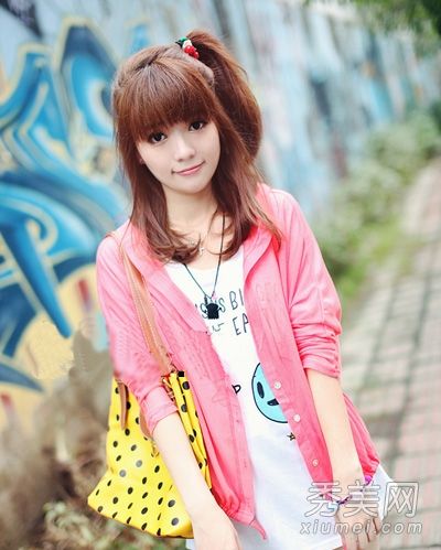 降低年龄和崇拜的第一选择是假装无辜。