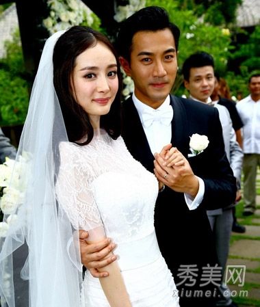 杨幂的婚礼现场的新鲜齐肩长发展现了女神的风格。