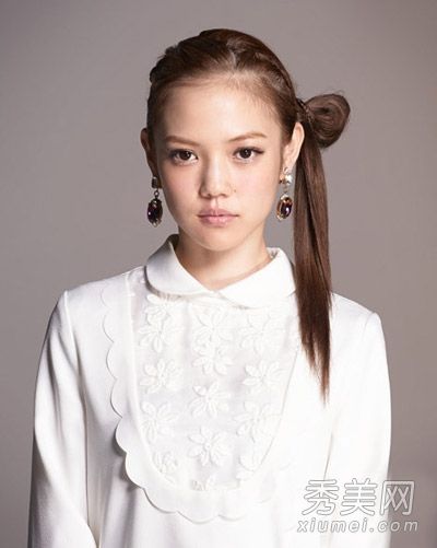 不要害怕秋风凹型辫子+发饰修复名人范