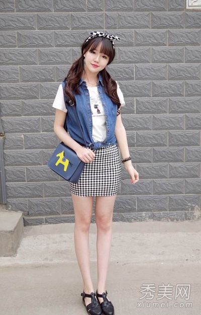 t恤+丁字裤夏季搭配既帅气又时尚