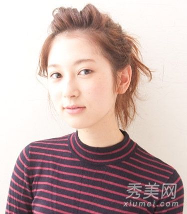 如何用长发和梨花头扎自己扎的马尾辫