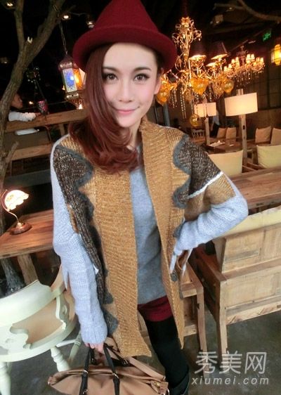 带图片的毛衣外套，裙子和裤子都有款式。