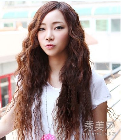 10韩国长卷发在冬天很温暖，也很流行。