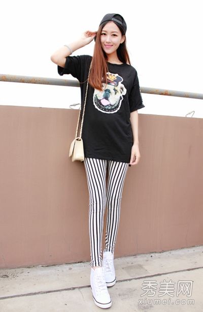 条纹裤子,条纹裙子,肥胖的下体,苗条的身材