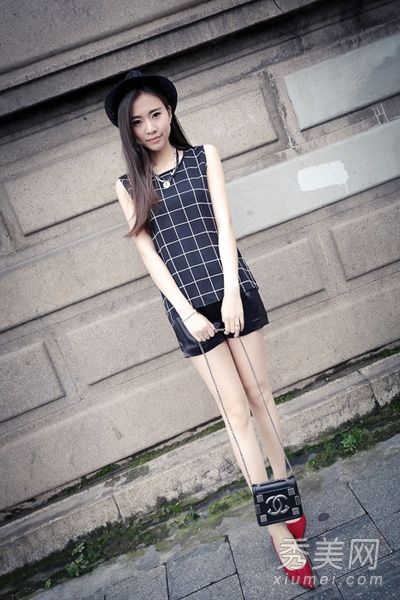 背心+可爱短裤初夏甜美悦目